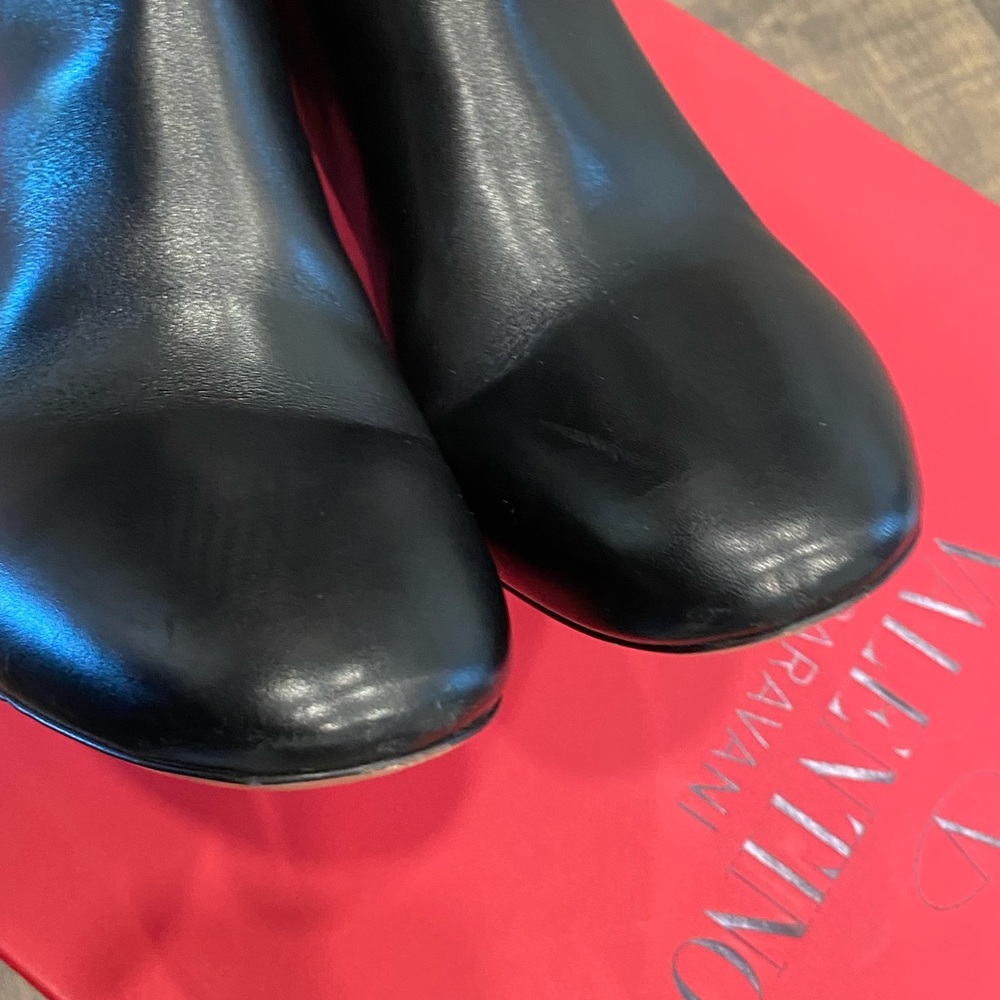 Valentino Garavani Black Leather Heeled Boots Size 38 - Picture 11 of 14